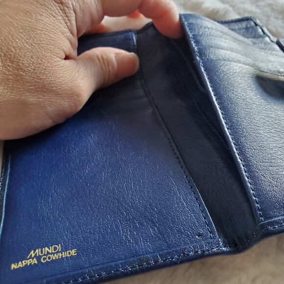 Mundi Card Wallet Read Description - Picture 6 of 7